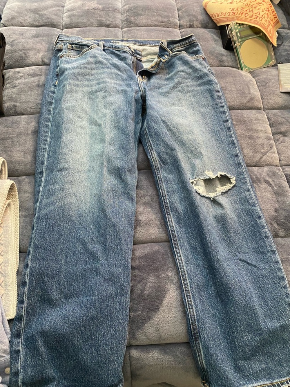 Old Navy Light Blue Straight Leg Jeans with Knee Rip